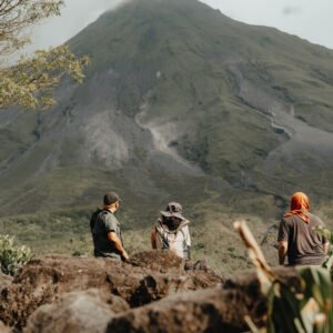 SELF-GUIDED VOLCANO TRAIL (ENTRANCE + TRANSPORTATION)