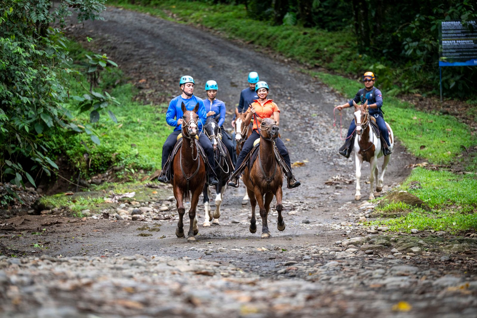 HORSEBACK RIDING TO LA FORTUNA WATERFALL - Image 8